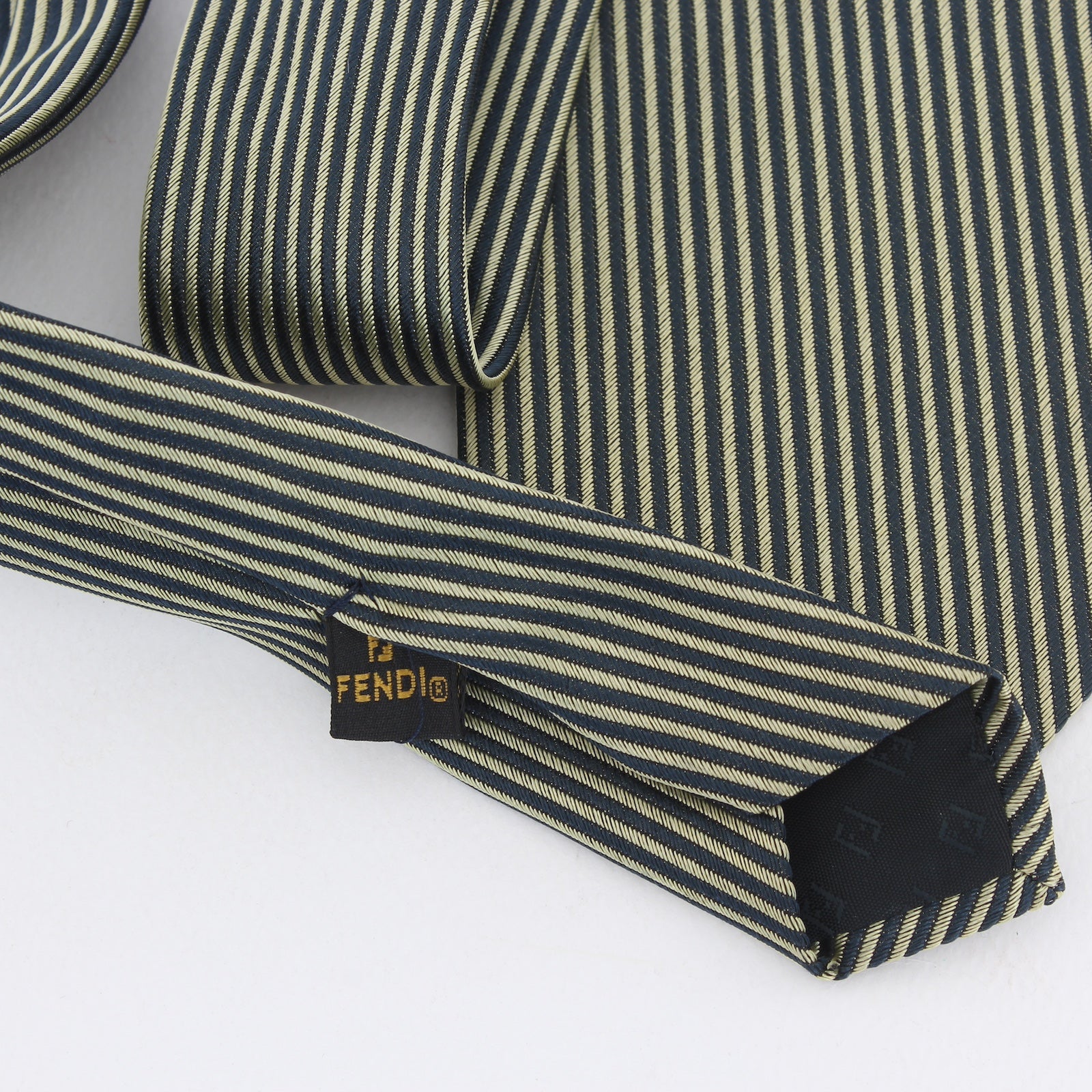 Popular FENDI 100% Silk Blue Stripes Electric Static Tie